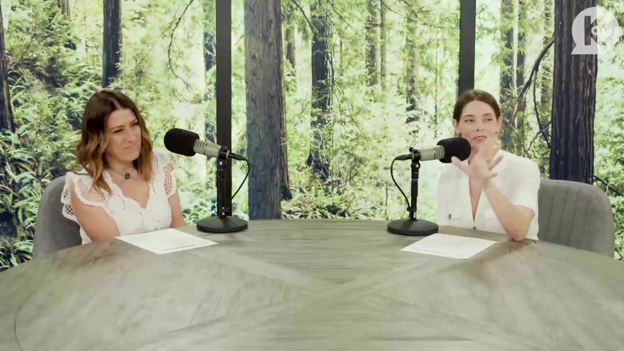 Ashley-Greene-dot-nl_TheTwilightEffect-Aflevering7NewMoonRewatchPart1of3-0946.jpg
