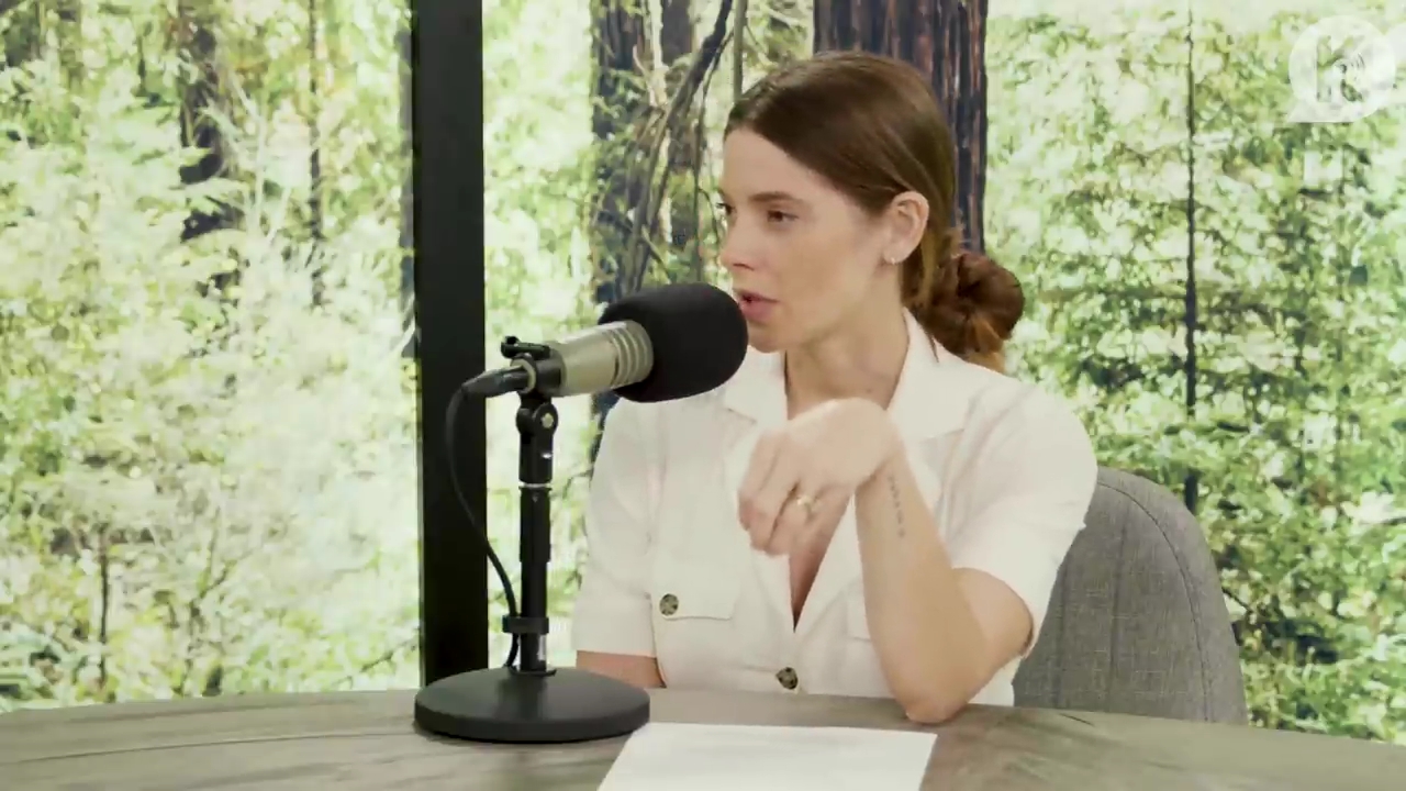 Ashley-Greene-dot-nl_TheTwilightEffect-Aflevering7NewMoonRewatchPart1of3-1027.jpg Ashley-Greene-dot-nl_TheTwilightEffect-Aflevering7NewMoonRewatchPart1of3-1027.jpg