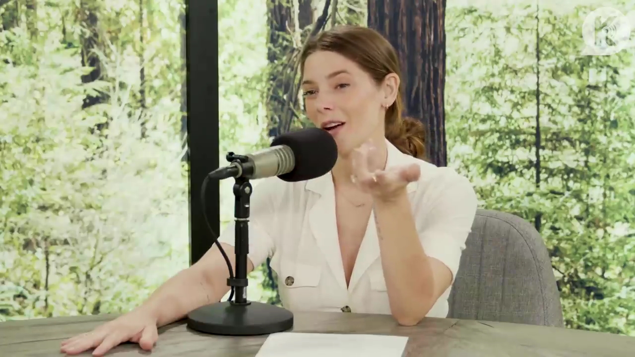 Ashley-Greene-dot-nl_TheTwilightEffect-Aflevering7NewMoonRewatchPart1of3-1290.jpg