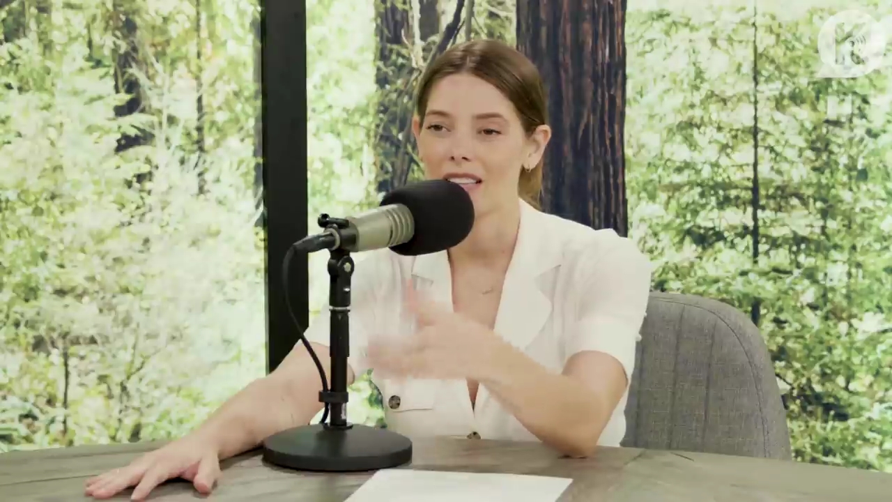Ashley-Greene-dot-nl_TheTwilightEffect-Aflevering7NewMoonRewatchPart1of3-1299.jpg