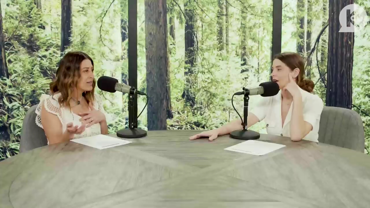 Ashley-Greene-dot-nl_TheTwilightEffect-Aflevering7NewMoonRewatchPart1of3-1306.jpg