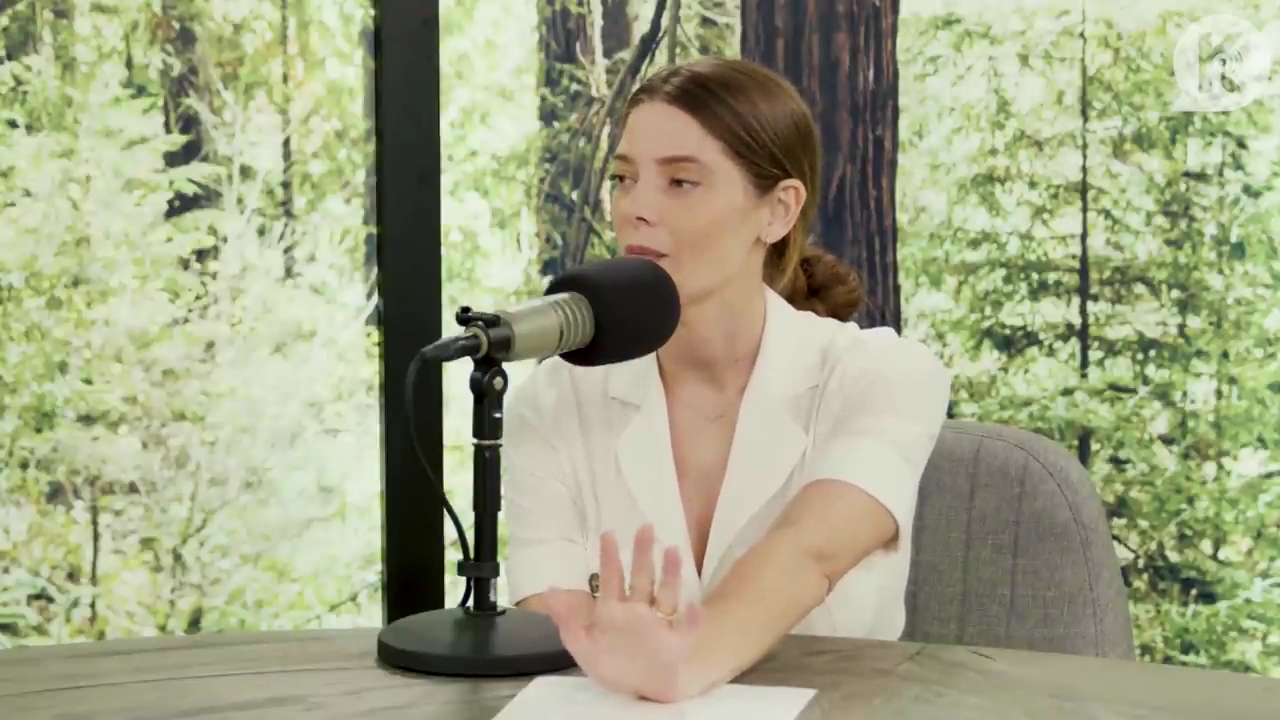 Ashley-Greene-dot-nl_TheTwilightEffect-Aflevering7NewMoonRewatchPart1of3-1482.jpg Ashley-Greene-dot-nl_TheTwilightEffect-Aflevering7NewMoonRewatchPart1of3-1482.jpg