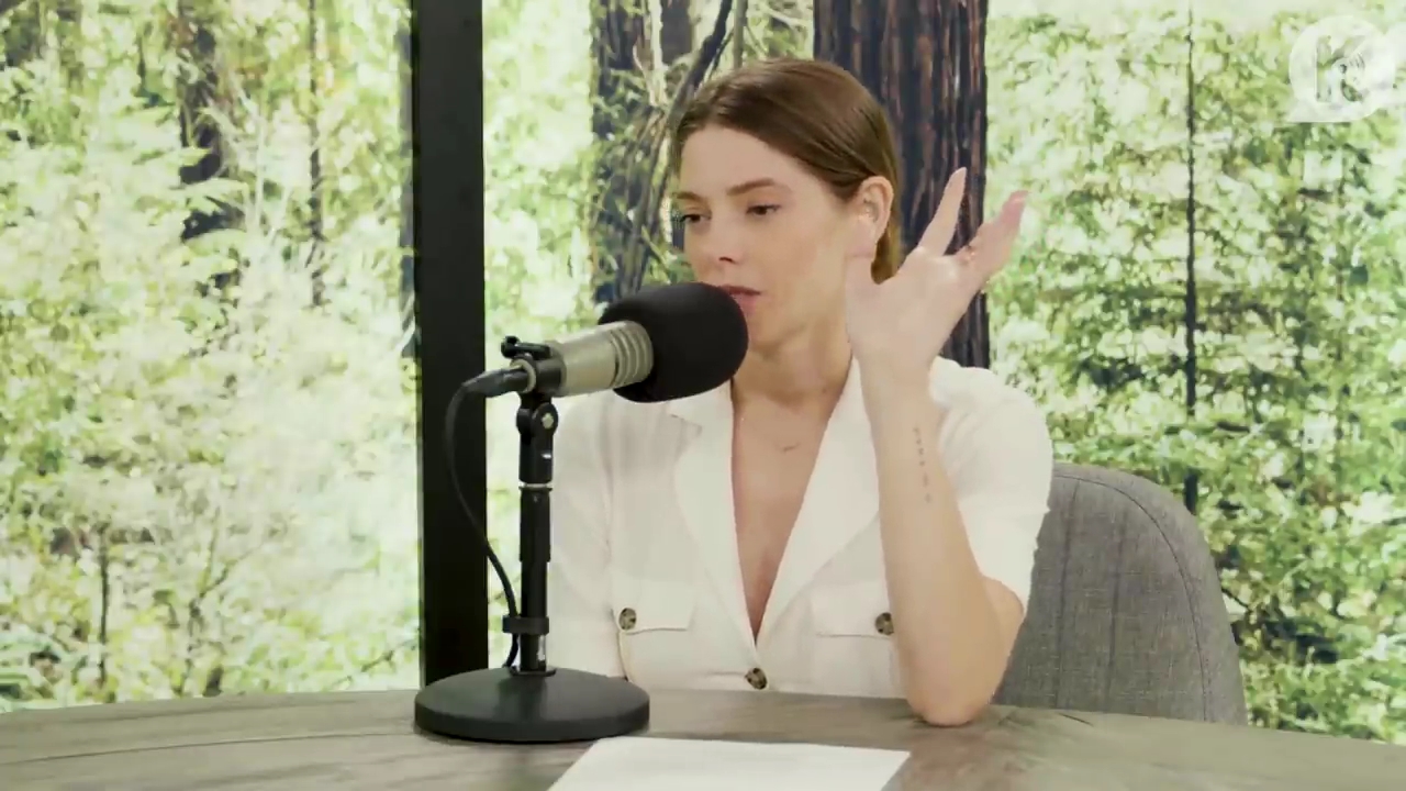 Ashley-Greene-dot-nl_TheTwilightEffect-Aflevering7NewMoonRewatchPart1of3-1712.jpg Ashley-Greene-dot-nl_TheTwilightEffect-Aflevering7NewMoonRewatchPart1of3-1712.jpg