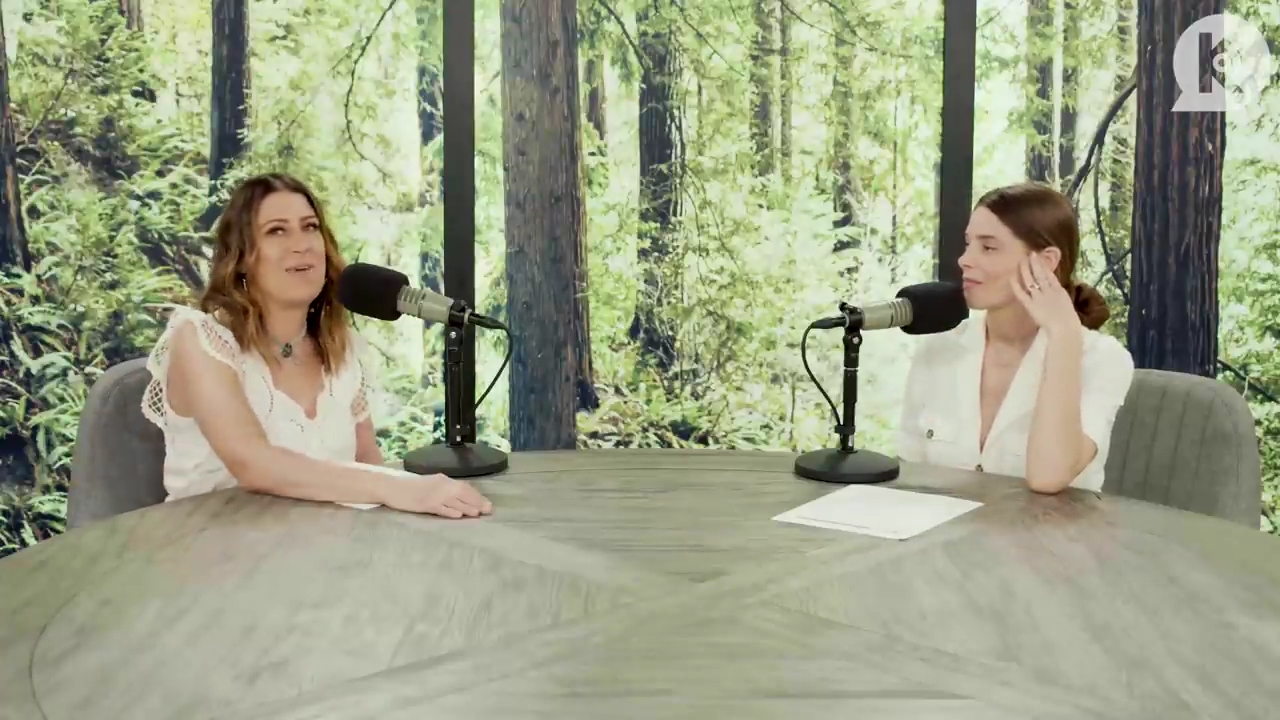 Ashley-Greene-dot-nl_TheTwilightEffect-Aflevering7NewMoonRewatchPart1of3-1914.jpg
