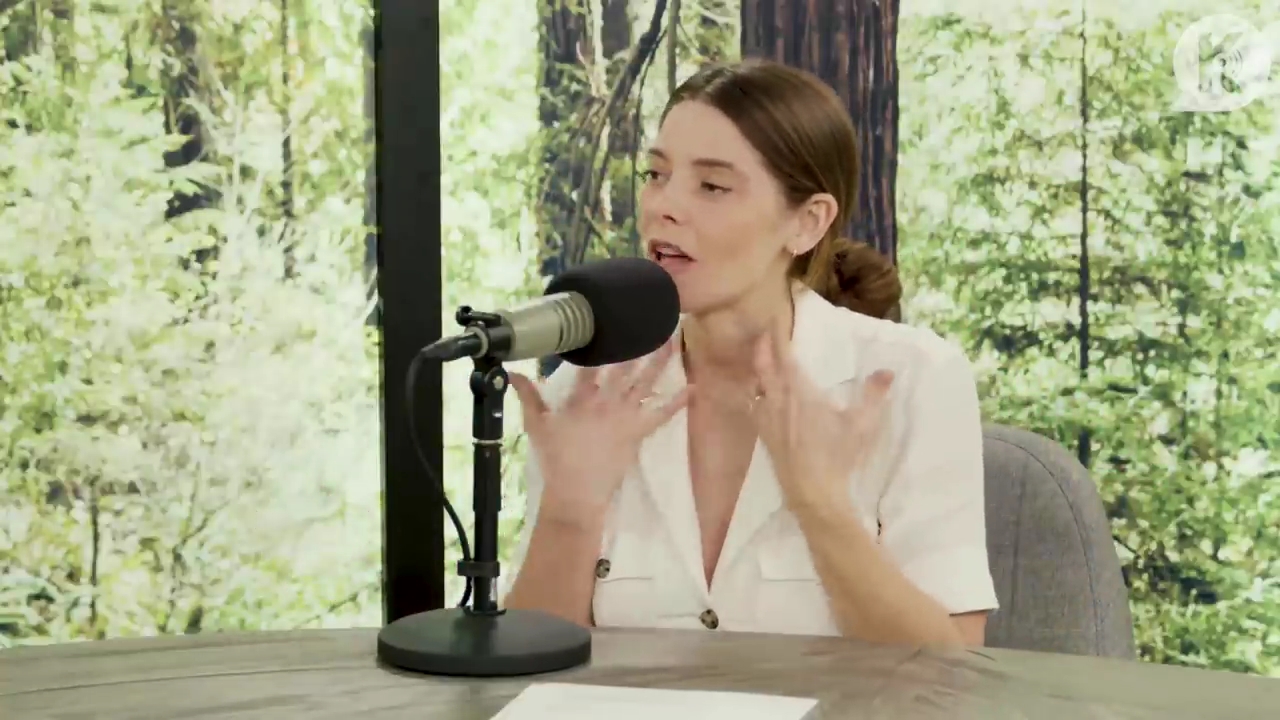 Ashley-Greene-dot-nl_TheTwilightEffect-Aflevering7NewMoonRewatchPart1of3-1967.jpg Ashley-Greene-dot-nl_TheTwilightEffect-Aflevering7NewMoonRewatchPart1of3-1967.jpg