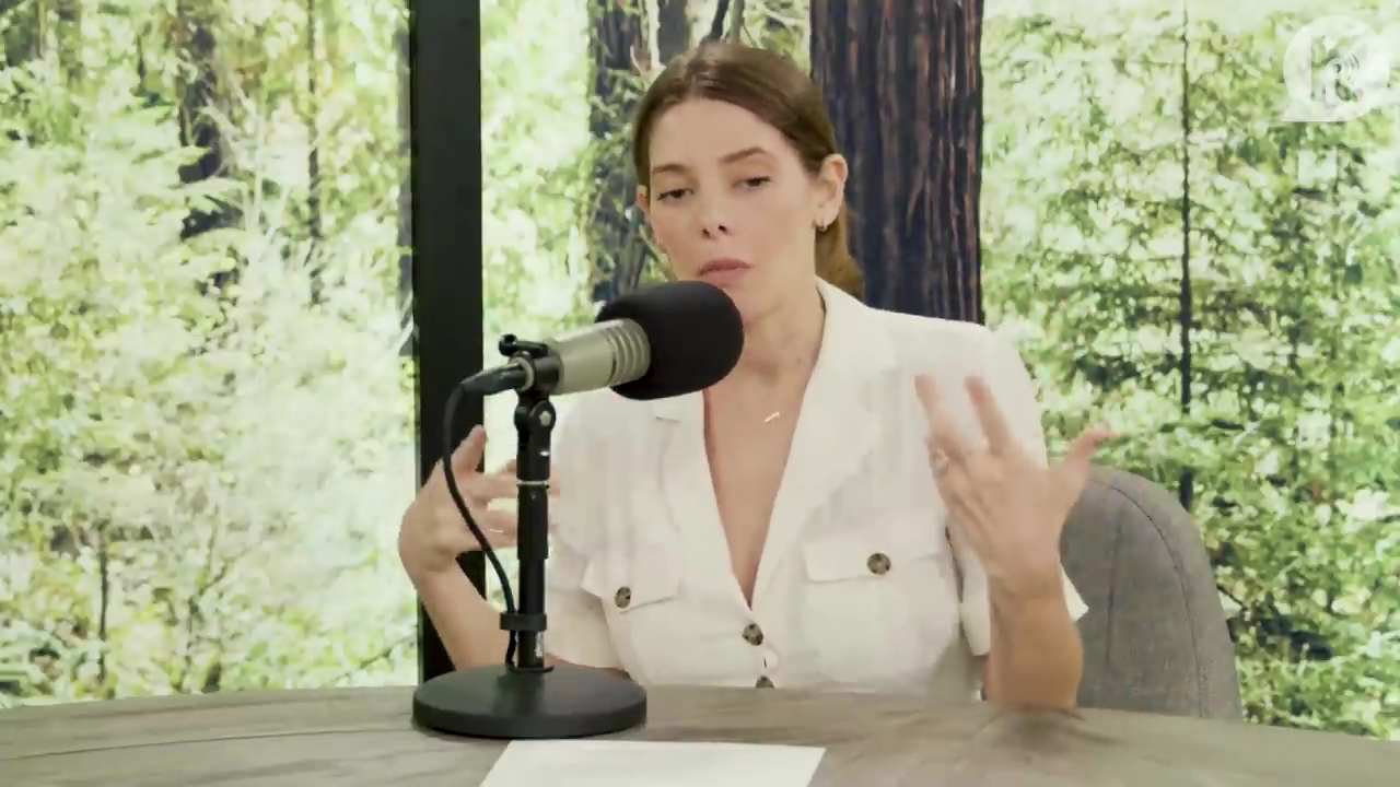 Ashley-Greene-dot-nl_TheTwilightEffect-Aflevering7NewMoonRewatchPart1of3-2040.jpg Ashley-Greene-dot-nl_TheTwilightEffect-Aflevering7NewMoonRewatchPart1of3-2040.jpg