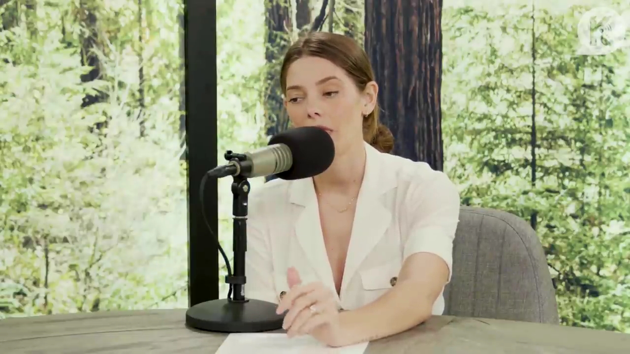 Ashley-Greene-dot-nl_TheTwilightEffect-Aflevering7NewMoonRewatchPart1of3-2099.jpg