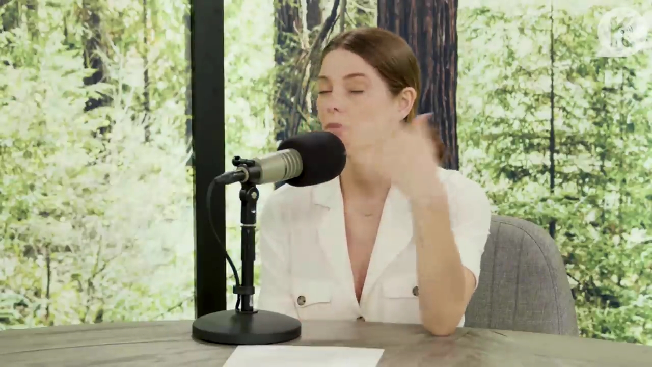 Ashley-Greene-dot-nl_TheTwilightEffect-Aflevering7NewMoonRewatchPart1of3-2101.jpg
