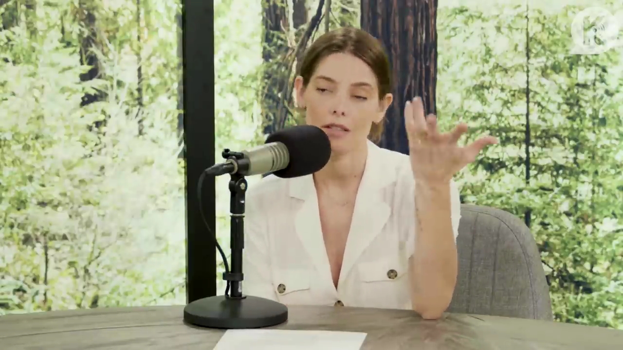 Ashley-Greene-dot-nl_TheTwilightEffect-Aflevering7NewMoonRewatchPart1of3-2102.jpg Ashley-Greene-dot-nl_TheTwilightEffect-Aflevering7NewMoonRewatchPart1of3-2102.jpg