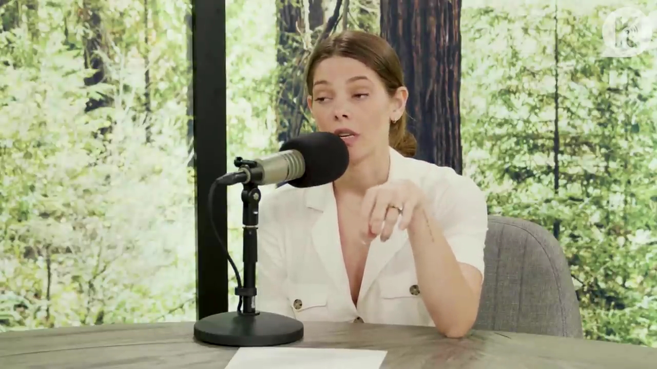 Ashley-Greene-dot-nl_TheTwilightEffect-Aflevering7NewMoonRewatchPart1of3-2110.jpg Ashley-Greene-dot-nl_TheTwilightEffect-Aflevering7NewMoonRewatchPart1of3-2110.jpg