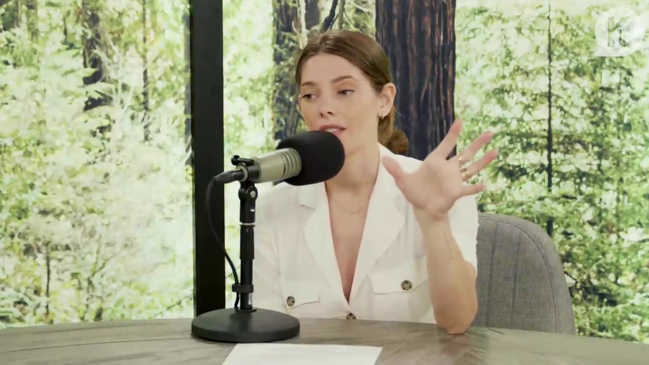 Ashley-Greene-dot-nl_TheTwilightEffect-Aflevering7NewMoonRewatchPart1of3-2122.jpg Ashley-Greene-dot-nl_TheTwilightEffect-Aflevering7NewMoonRewatchPart1of3-2122.jpg