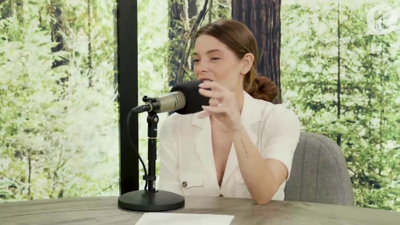 Ashley-Greene-dot-nl_TheTwilightEffect-Aflevering7NewMoonRewatchPart1of3-2202.jpg Ashley-Greene-dot-nl_TheTwilightEffect-Aflevering7NewMoonRewatchPart1of3-2202.jpg