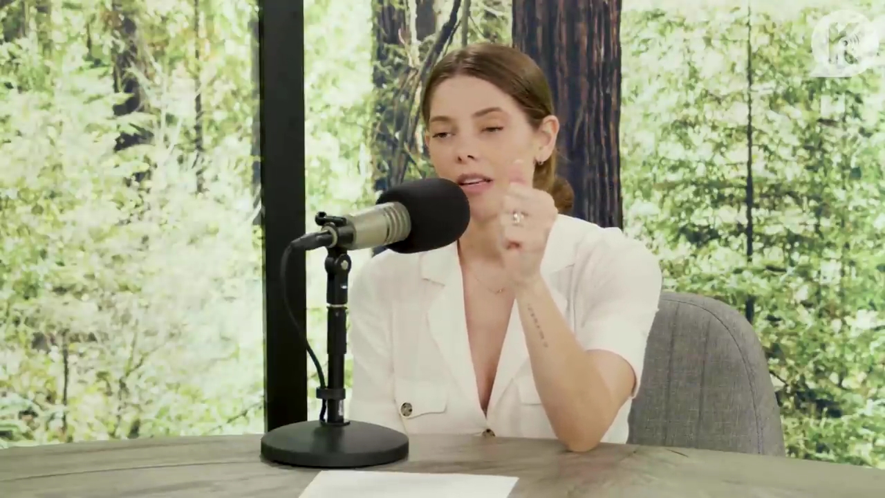 Ashley-Greene-dot-nl_TheTwilightEffect-Aflevering7NewMoonRewatchPart1of3-2204.jpg Ashley-Greene-dot-nl_TheTwilightEffect-Aflevering7NewMoonRewatchPart1of3-2204.jpg