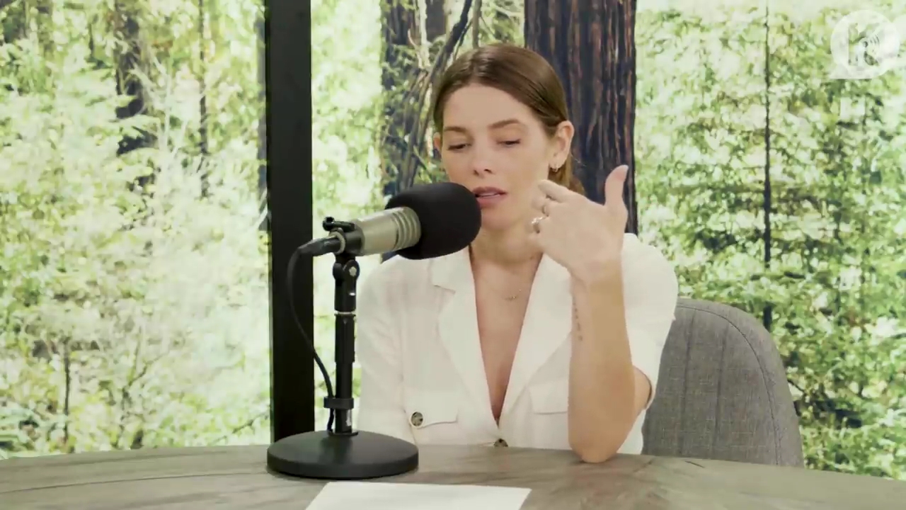 Ashley-Greene-dot-nl_TheTwilightEffect-Aflevering7NewMoonRewatchPart1of3-2209.jpg Ashley-Greene-dot-nl_TheTwilightEffect-Aflevering7NewMoonRewatchPart1of3-2209.jpg