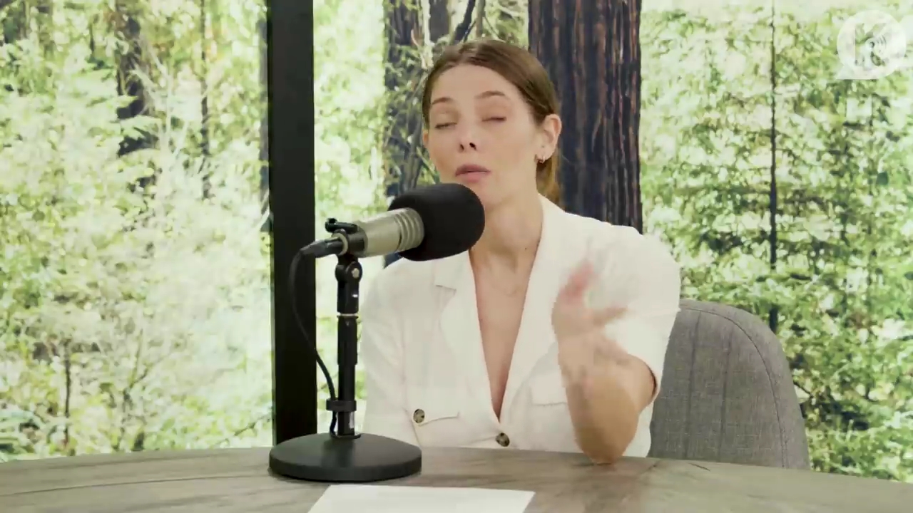 Ashley-Greene-dot-nl_TheTwilightEffect-Aflevering7NewMoonRewatchPart1of3-2219.jpg Ashley-Greene-dot-nl_TheTwilightEffect-Aflevering7NewMoonRewatchPart1of3-2219.jpg