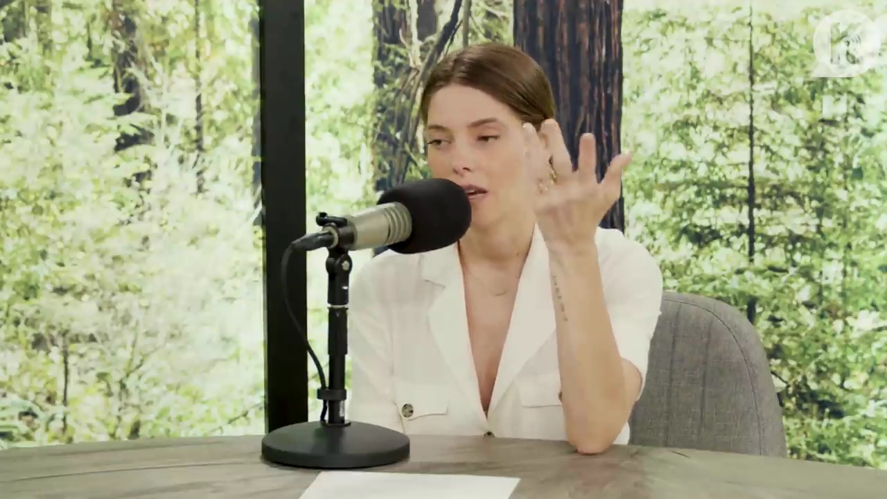 Ashley-Greene-dot-nl_TheTwilightEffect-Aflevering7NewMoonRewatchPart1of3-2251.jpg Ashley-Greene-dot-nl_TheTwilightEffect-Aflevering7NewMoonRewatchPart1of3-2251.jpg