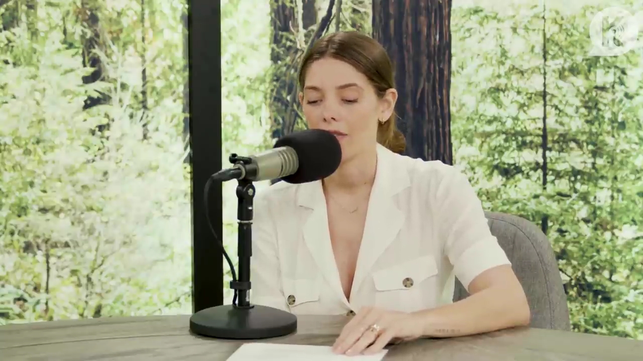 Ashley-Greene-dot-nl_TheTwilightEffect-Aflevering7NewMoonRewatchPart1of3-2262.jpg