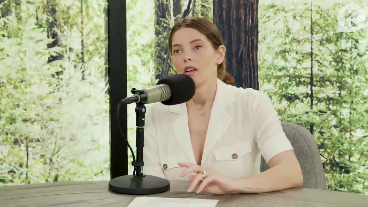 Ashley-Greene-dot-nl_TheTwilightEffect-Aflevering7NewMoonRewatchPart1of3-2264.jpg