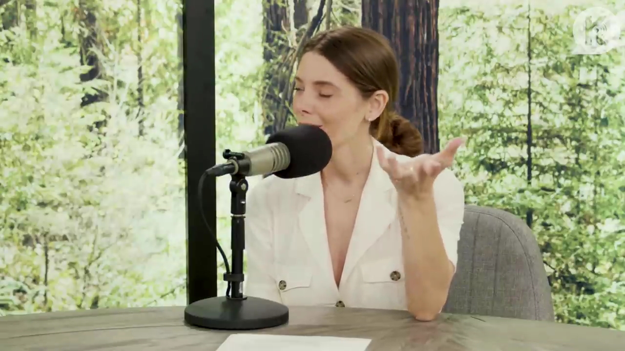 Ashley-Greene-dot-nl_TheTwilightEffect-Aflevering7NewMoonRewatchPart1of3-2270.jpg