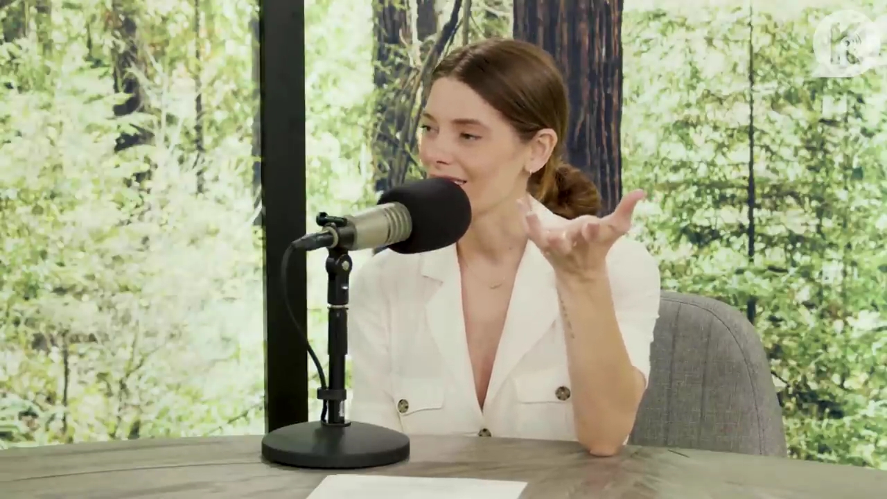 Ashley-Greene-dot-nl_TheTwilightEffect-Aflevering7NewMoonRewatchPart1of3-2271.jpg