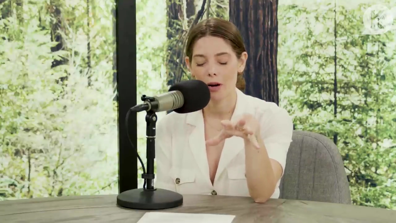 Ashley-Greene-dot-nl_TheTwilightEffect-Aflevering7NewMoonRewatchPart1of3-2320.jpg