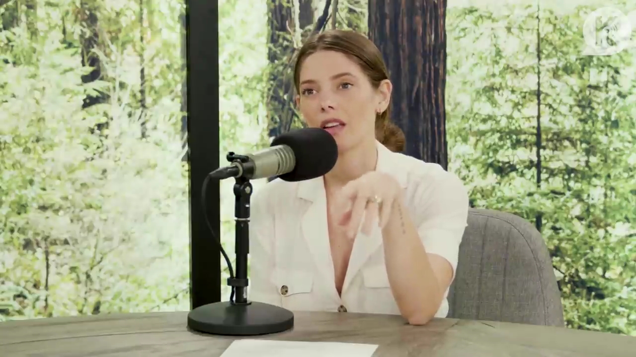 Ashley-Greene-dot-nl_TheTwilightEffect-Aflevering7NewMoonRewatchPart1of3-2324.jpg