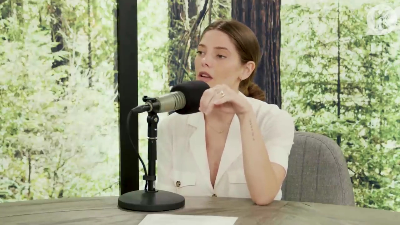 Ashley-Greene-dot-nl_TheTwilightEffect-Aflevering7NewMoonRewatchPart1of3-2326.jpg