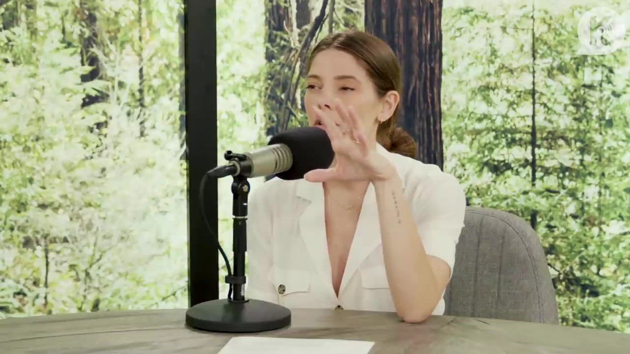 Ashley-Greene-dot-nl_TheTwilightEffect-Aflevering7NewMoonRewatchPart1of3-2331.jpg