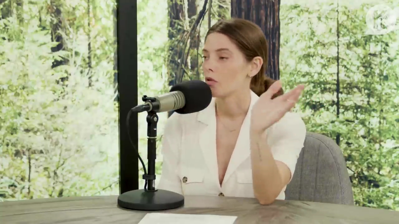 Ashley-Greene-dot-nl_TheTwilightEffect-Aflevering7NewMoonRewatchPart1of3-2338.jpg