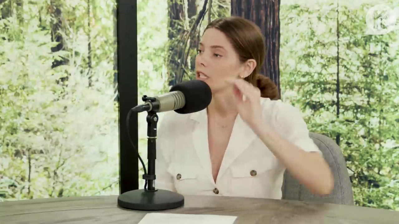 Ashley-Greene-dot-nl_TheTwilightEffect-Aflevering7NewMoonRewatchPart1of3-2339.jpg