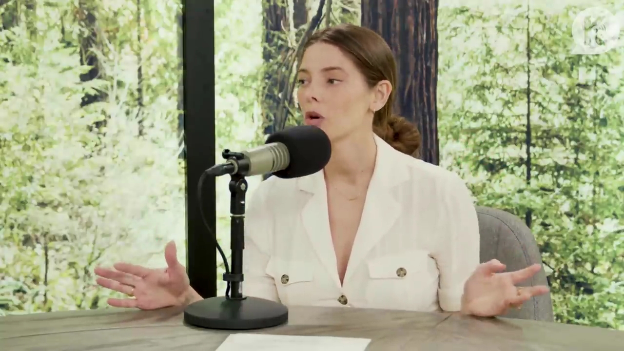Ashley-Greene-dot-nl_TheTwilightEffect-Aflevering7NewMoonRewatchPart1of3-2341.jpg