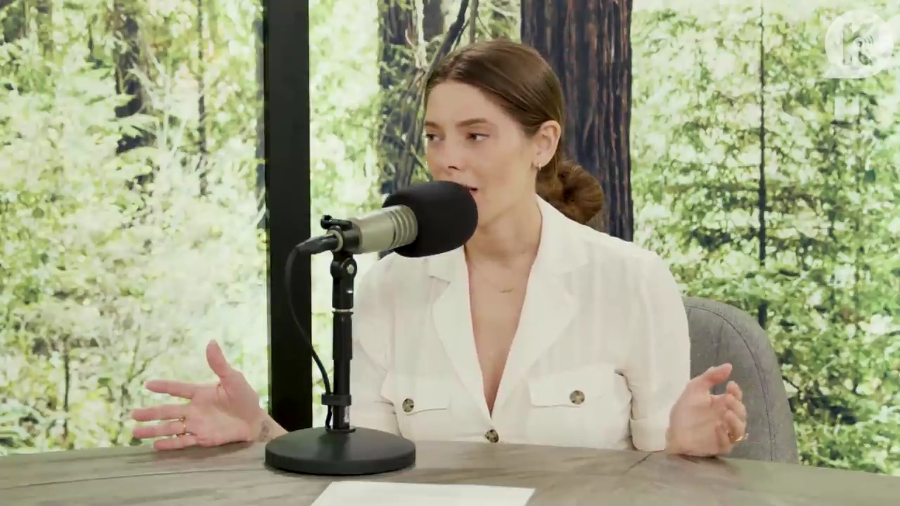 Ashley-Greene-dot-nl_TheTwilightEffect-Aflevering7NewMoonRewatchPart1of3-2344.jpg