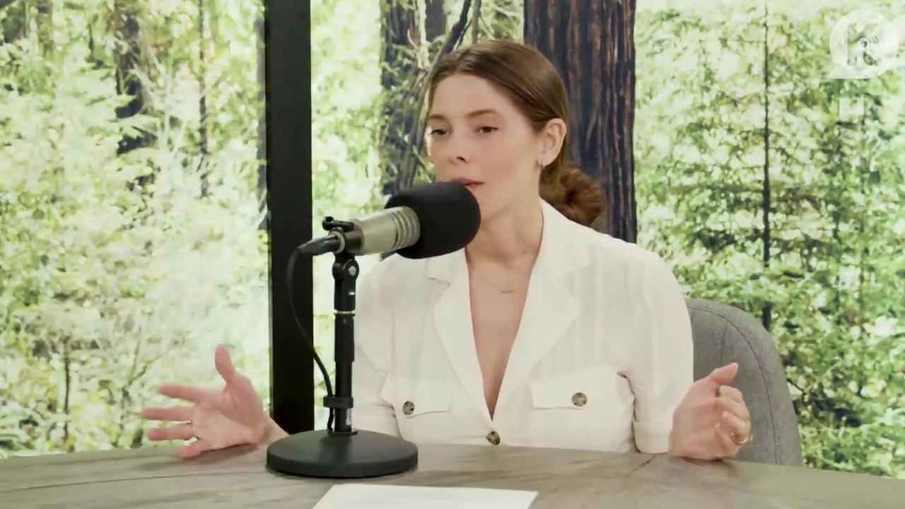 Ashley-Greene-dot-nl_TheTwilightEffect-Aflevering7NewMoonRewatchPart1of3-2346.jpg