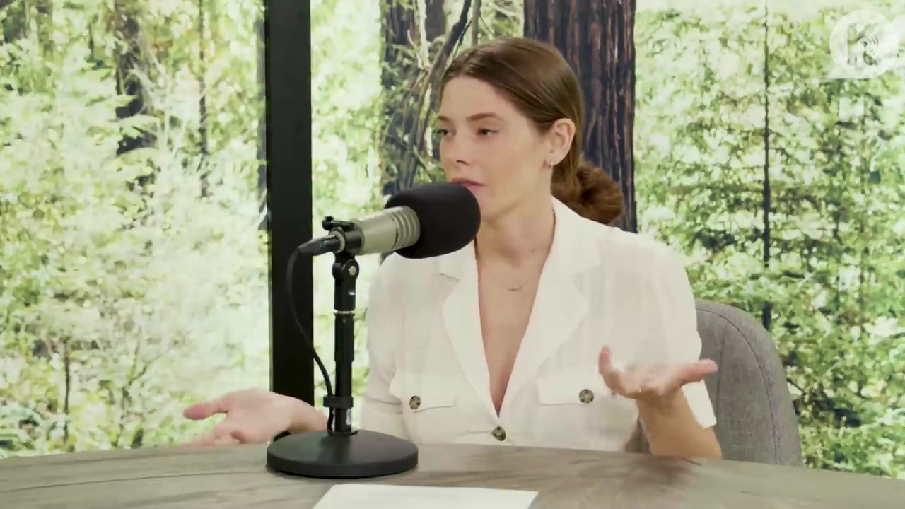 Ashley-Greene-dot-nl_TheTwilightEffect-Aflevering7NewMoonRewatchPart1of3-2349.jpg