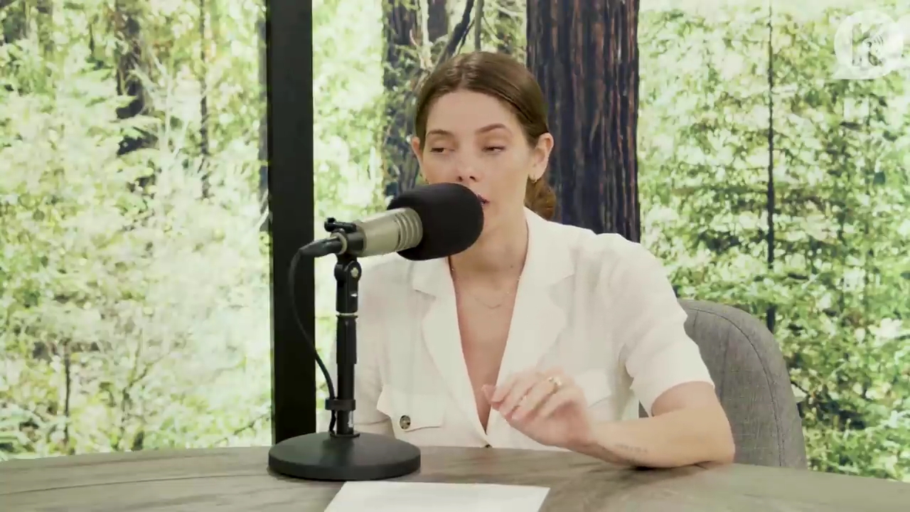 Ashley-Greene-dot-nl_TheTwilightEffect-Aflevering7NewMoonRewatchPart1of3-2414.jpg