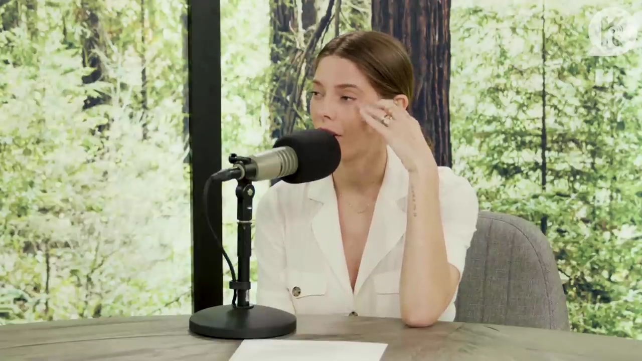 Ashley-Greene-dot-nl_TheTwilightEffect-Aflevering7NewMoonRewatchPart1of3-2506.jpg Ashley-Greene-dot-nl_TheTwilightEffect-Aflevering7NewMoonRewatchPart1of3-2506.jpg