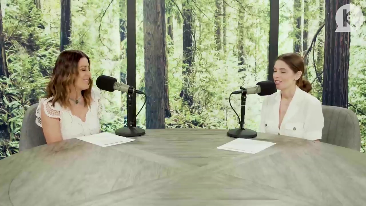 Ashley-Greene-dot-nl_TheTwilightEffect-Aflevering7NewMoonRewatchPart1of3-2556.jpg