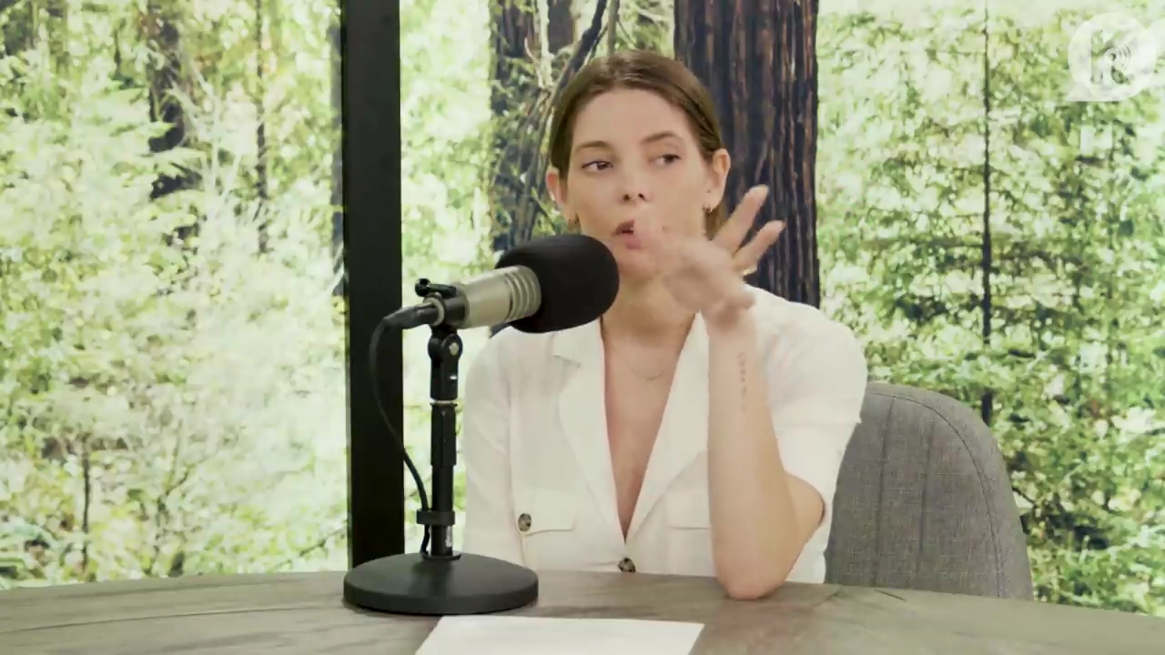 Ashley-Greene-dot-nl_TheTwilightEffect-Aflevering7NewMoonRewatchPart1of3-2689.jpg