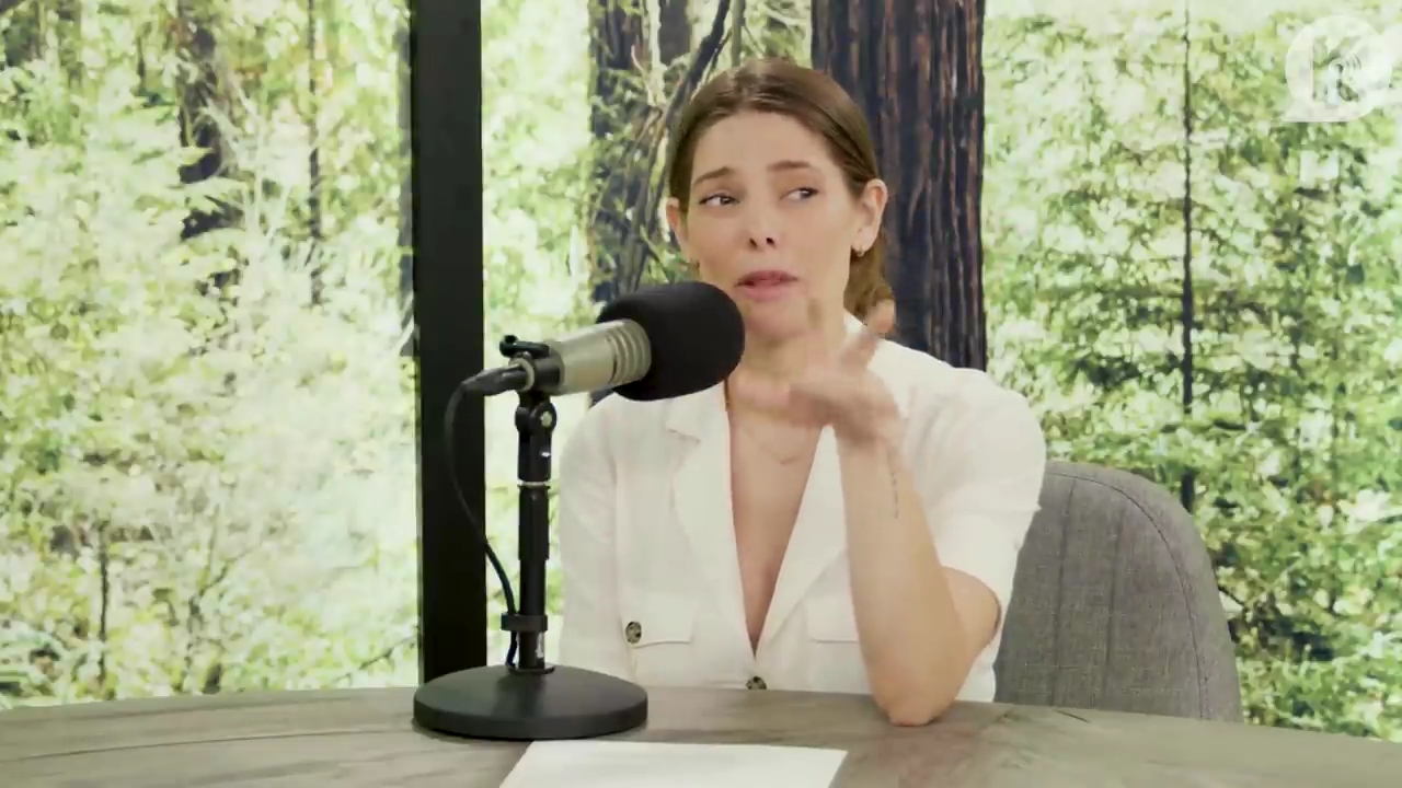 Ashley-Greene-dot-nl_TheTwilightEffect-Aflevering7NewMoonRewatchPart1of3-2702.jpg Ashley-Greene-dot-nl_TheTwilightEffect-Aflevering7NewMoonRewatchPart1of3-2702.jpg