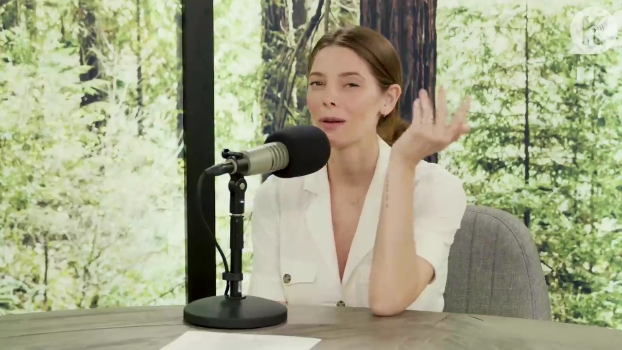 Ashley-Greene-dot-nl_TheTwilightEffect-Aflevering7NewMoonRewatchPart1of3-2850.jpg Ashley-Greene-dot-nl_TheTwilightEffect-Aflevering7NewMoonRewatchPart1of3-2850.jpg