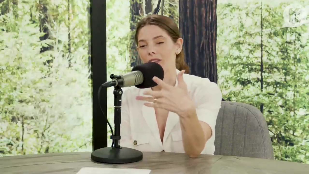 Ashley-Greene-dot-nl_TheTwilightEffect-Aflevering7NewMoonRewatchPart1of3-2898.jpg Ashley-Greene-dot-nl_TheTwilightEffect-Aflevering7NewMoonRewatchPart1of3-2898.jpg