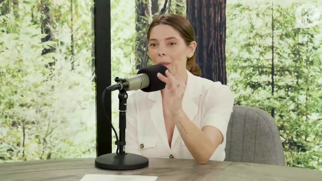 Ashley-Greene-dot-nl_TheTwilightEffect-Aflevering7NewMoonRewatchPart1of3-2900.jpg Ashley-Greene-dot-nl_TheTwilightEffect-Aflevering7NewMoonRewatchPart1of3-2900.jpg