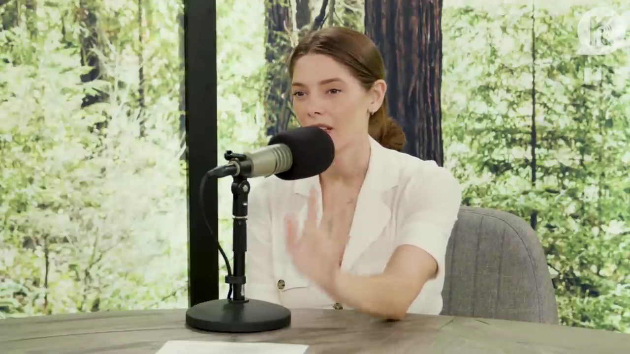 Ashley-Greene-dot-nl_TheTwilightEffect-Aflevering7NewMoonRewatchPart1of3-2901.jpg Ashley-Greene-dot-nl_TheTwilightEffect-Aflevering7NewMoonRewatchPart1of3-2901.jpg