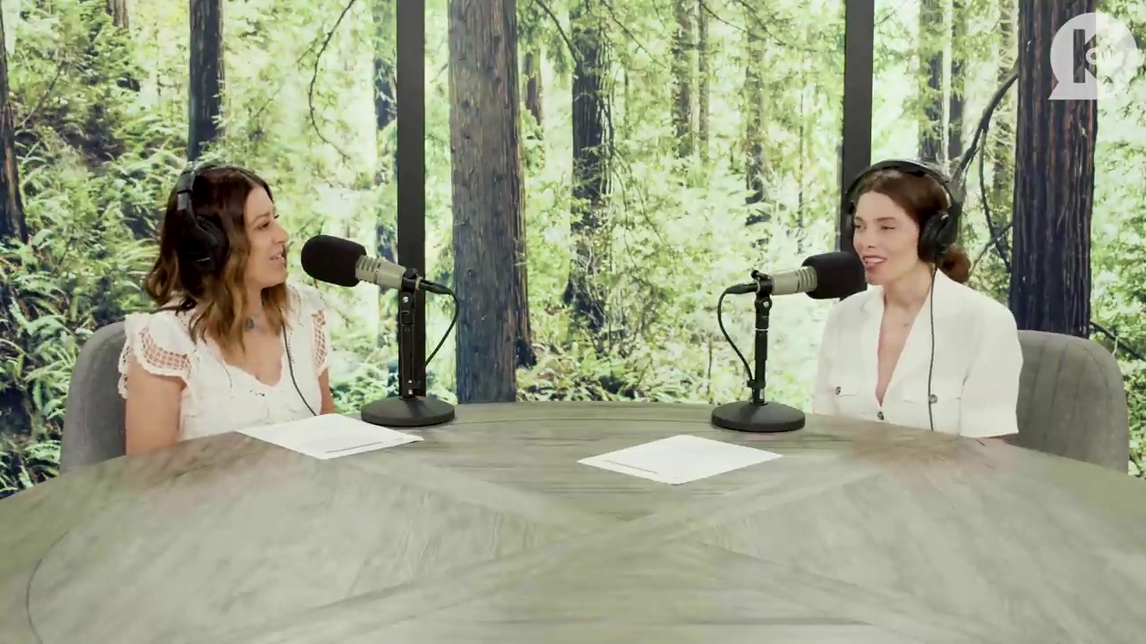 Ashley-Greene-dot-nl_TheTwilightEffect-Aflevering7NewMoonRewatchPart1of3-3013.jpg