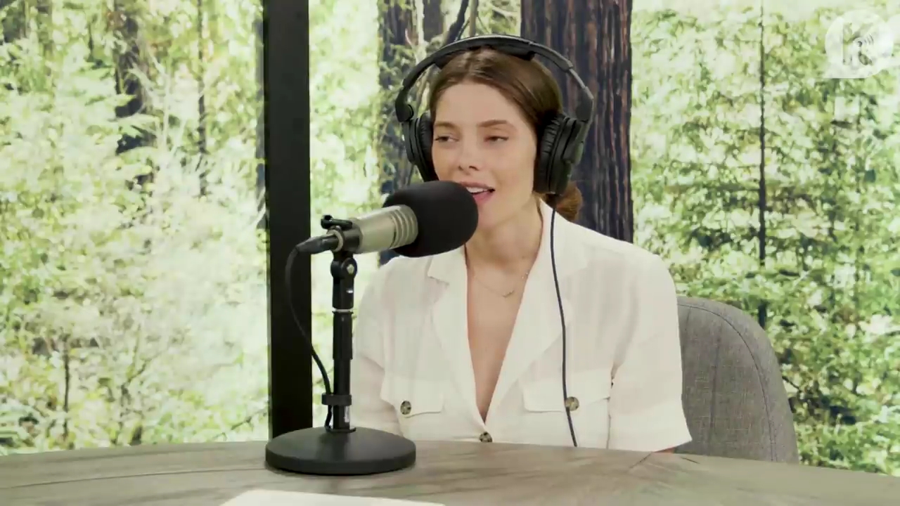 Ashley-Greene-dot-nl_TheTwilightEffect-Aflevering7NewMoonRewatchPart1of3-3015.jpg