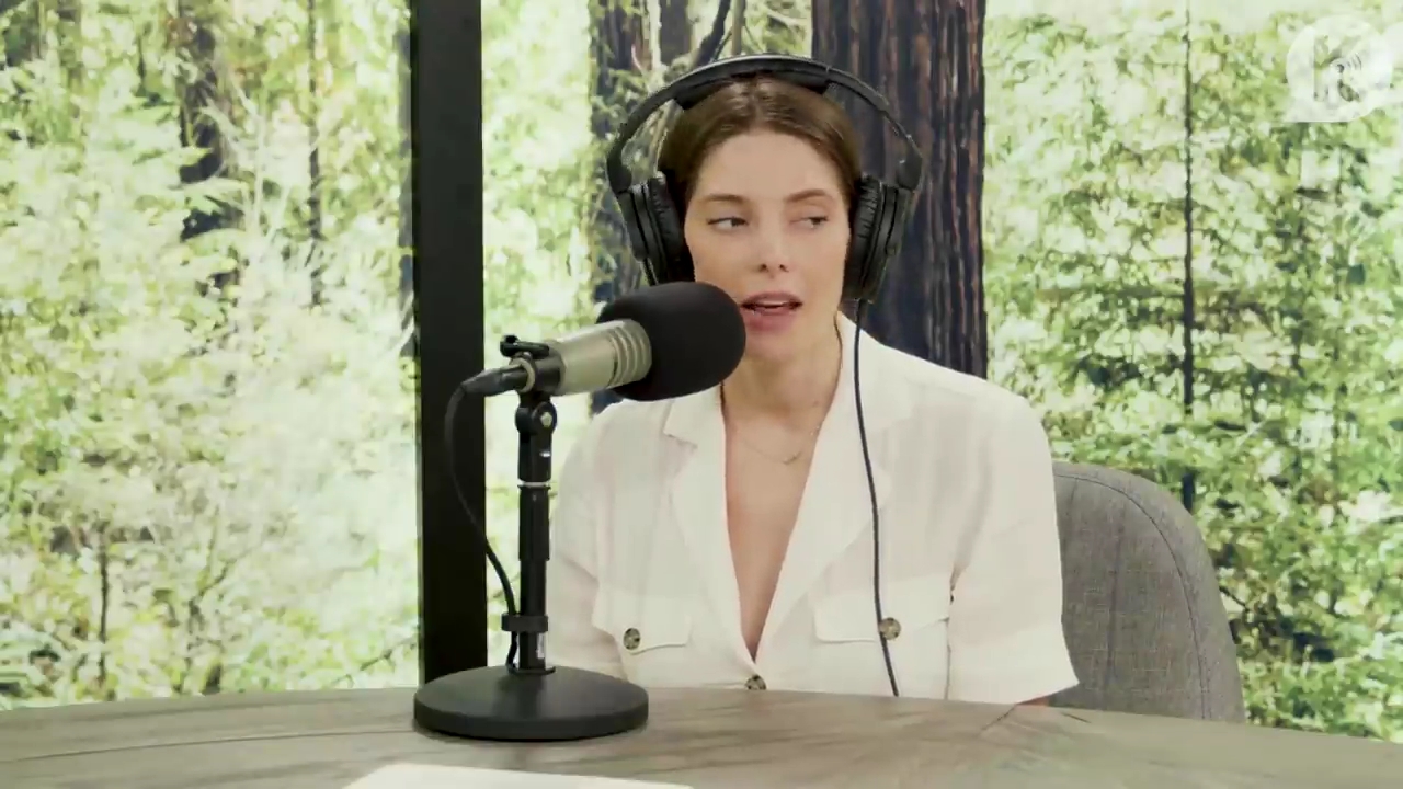 Ashley-Greene-dot-nl_TheTwilightEffect-Aflevering7NewMoonRewatchPart1of3-3016.jpg