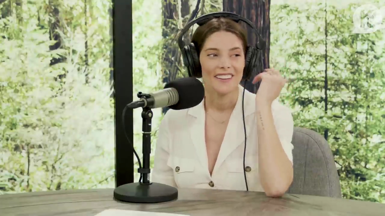Ashley-Greene-dot-nl_TheTwilightEffect-Aflevering7NewMoonRewatchPart1of3-3061.jpg