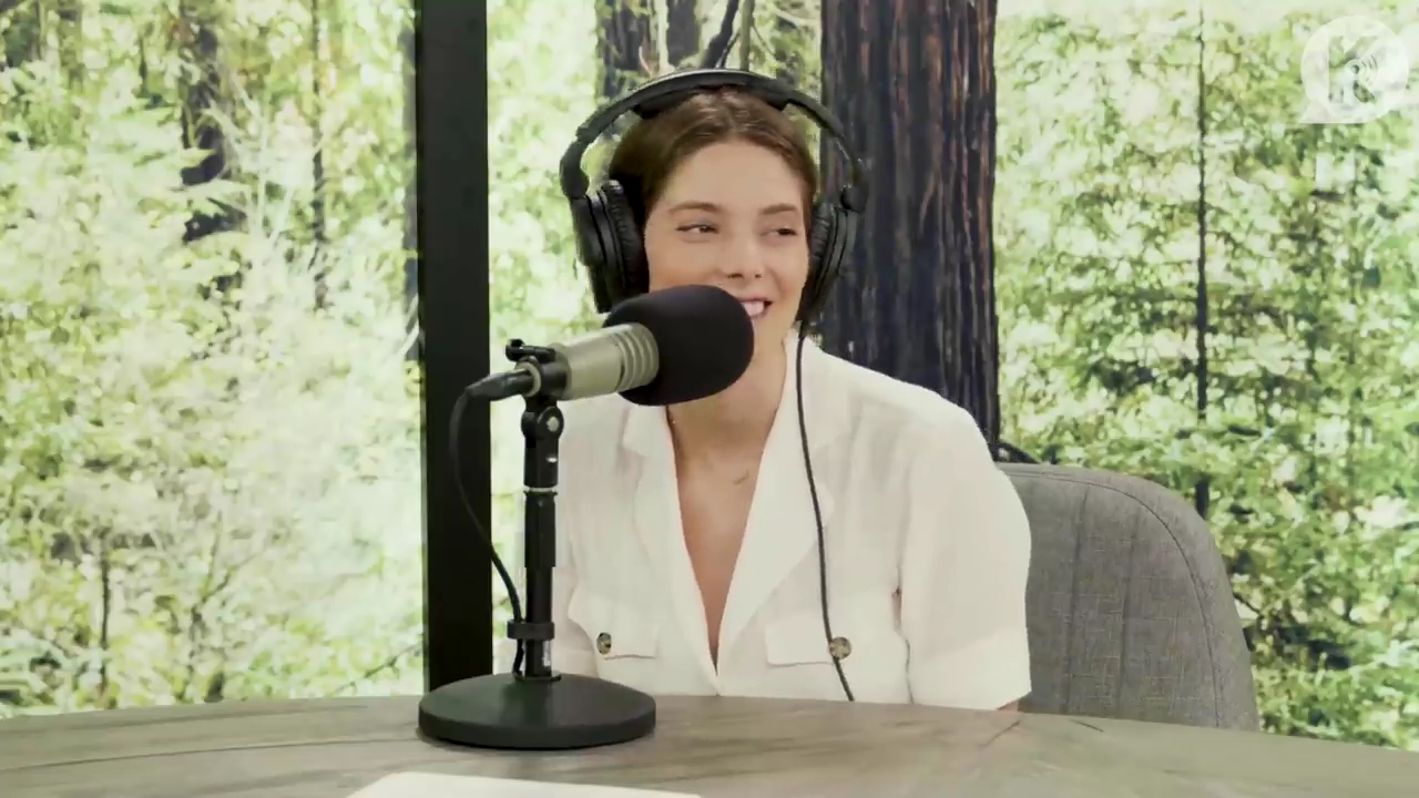 Ashley-Greene-dot-nl_TheTwilightEffect-Aflevering7NewMoonRewatchPart1of3-3065.jpg