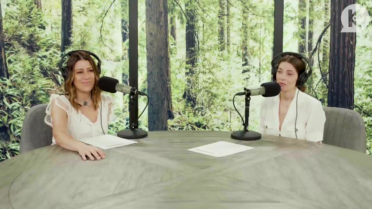 Ashley-Greene-dot-nl_TheTwilightEffect-Aflevering7NewMoonRewatchPart1of3-3070.jpg