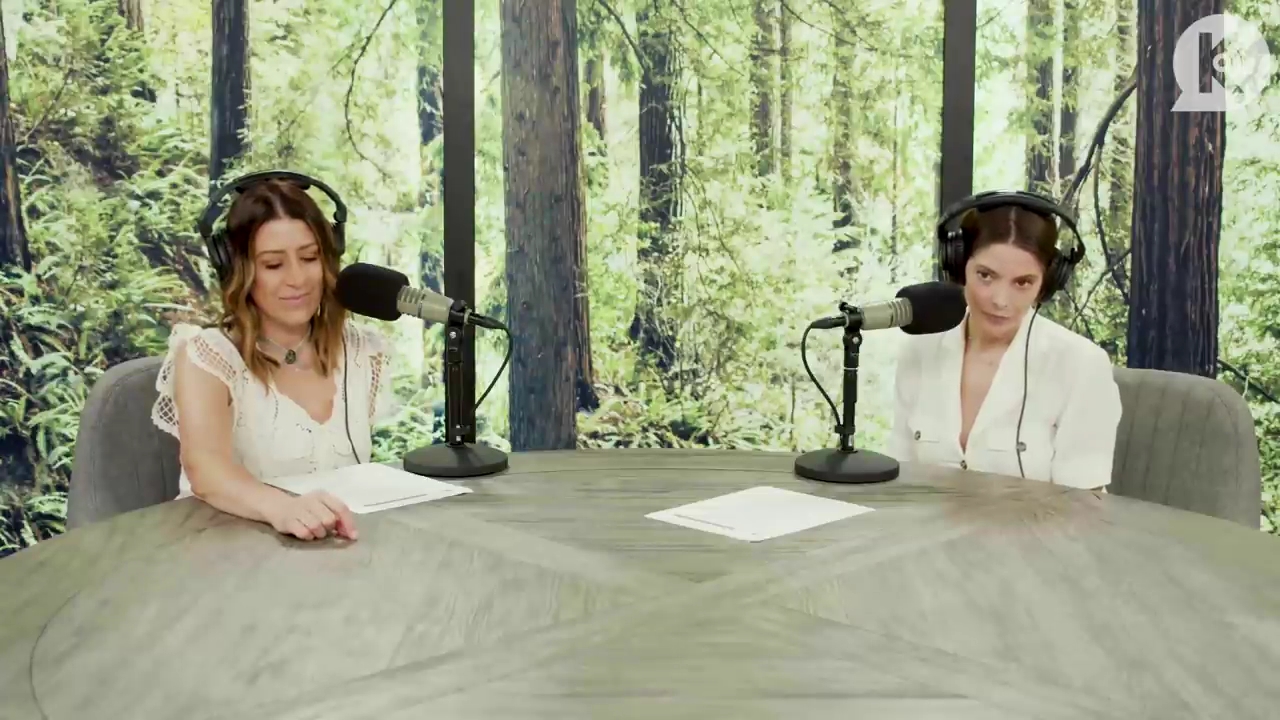Ashley-Greene-dot-nl_TheTwilightEffect-Aflevering7NewMoonRewatchPart1of3-3077.jpg